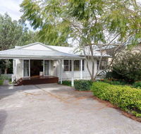 Dutchies Haven' 11 Christmas Bush Ave - Air Con large enclosed yard 2 minute walk to Dutchies - Darwin Holiday