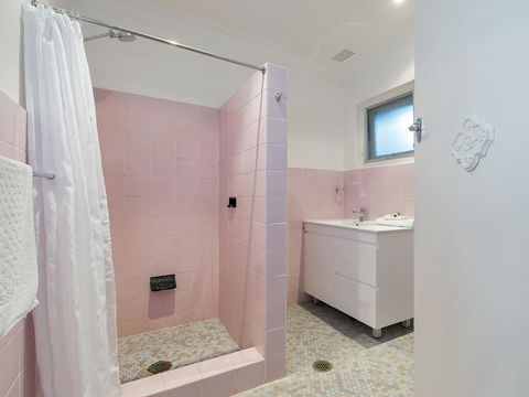 Dutchies Motel Nelson Bay - Darwin Holiday 3