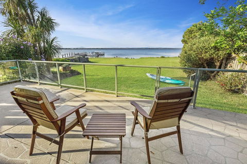 Eagle Point Getaway - Waterfront Serenity! - Darwin Holiday 0