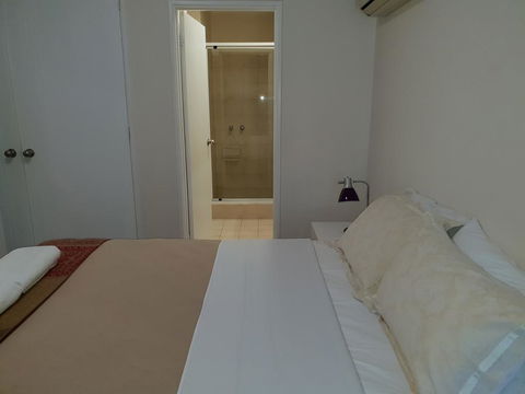 East Perth 2 BR Superb Riverside Apartment - Darwin Holiday 0