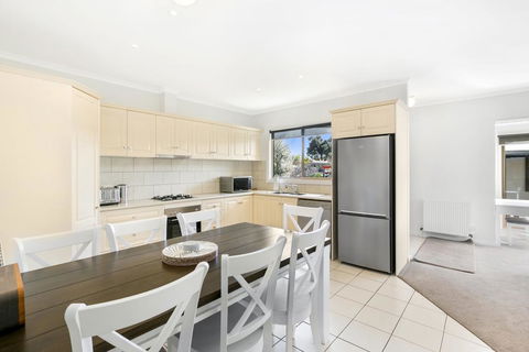 Easy Living Rosebud - Darwin Holiday 1