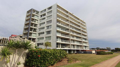 Ebbtide 13 - On The Beach! - Darwin Holiday 0