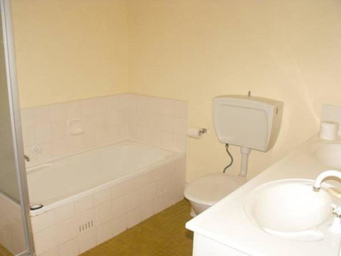 Ebbtide, Unit 23, 2-6 North St, Forster - Darwin Holiday 1