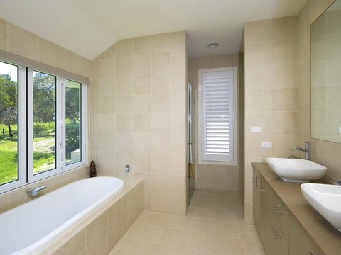 Echo Beach House, 16 Reflections Dr - Luxurious House With Magnificent Pool And Ducted Air - Darwin Holiday 2