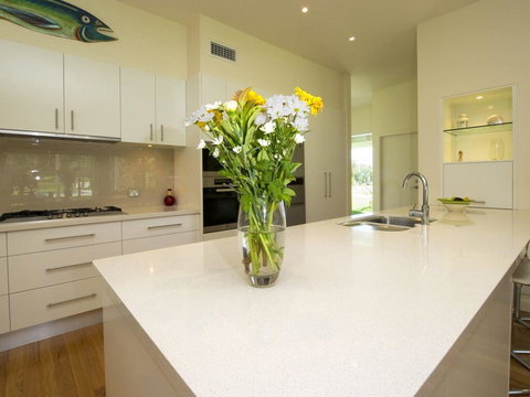 Echo Beach House, 16 Reflections Dr - Luxurious House With Magnificent Pool And Ducted Air - Darwin Holiday 1