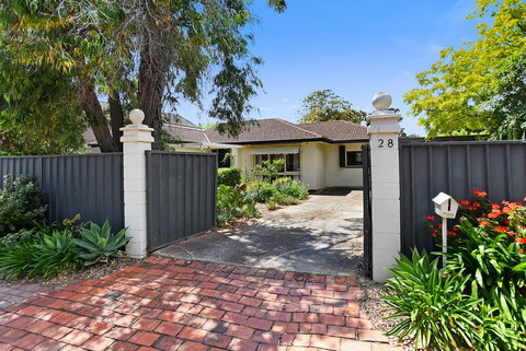 Eden On Eden - Darwin Holiday 3