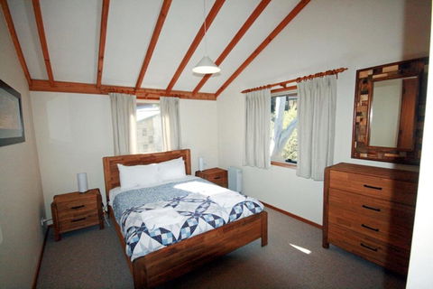 Edzell - Stunning Waterfront Home - Darwin Holiday 2