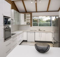 EeBee House - Beautiful Family Home with Stunning Eagle Bay Views - Darwin Holiday