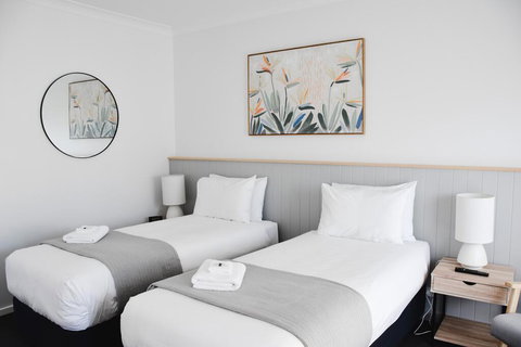 Eight Spence - Darwin Holiday 2