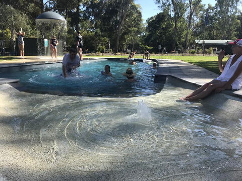 Eildon Pondage Holiday Park - Darwin Holiday 1