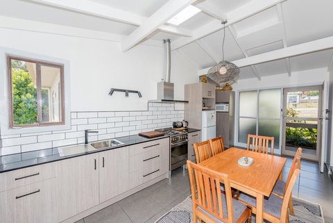 Elanora - Darwin Holiday 2