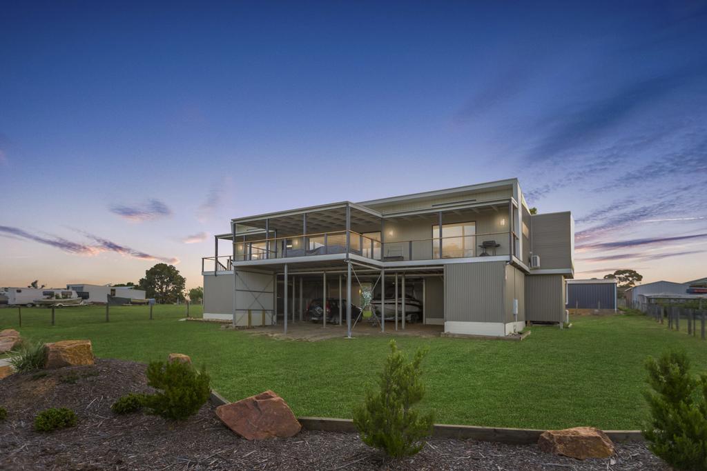 Newlands Arm VIC Darwin Holiday