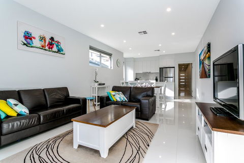 Ella House Adelaide - Darwin Holiday 0