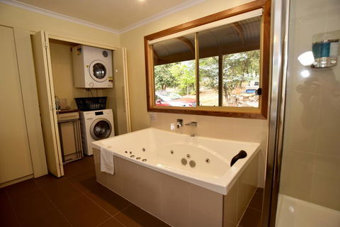 Ellimata Holiday Cottage - Darwin Holiday 2