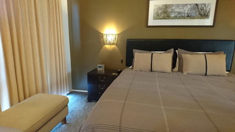 ELM Riverside Accommodation - Merrijig - Darwin Holiday 3