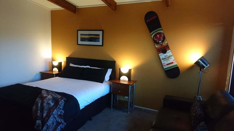 ELM Riverside Accommodation - Merrijig - Darwin Holiday 1