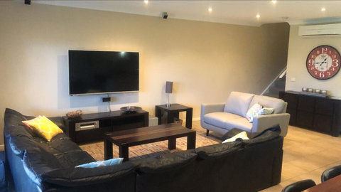 ELSINOR Townhouse 2 - Darwin Holiday 2