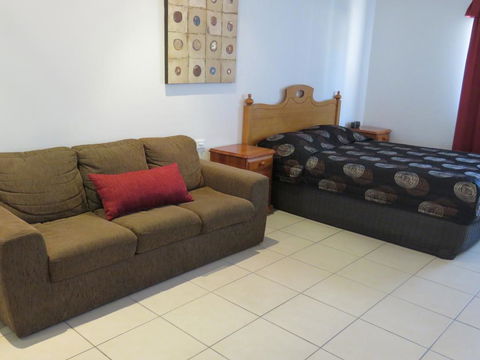 Emerald Gardens Motel & Apartments - Darwin Holiday 1