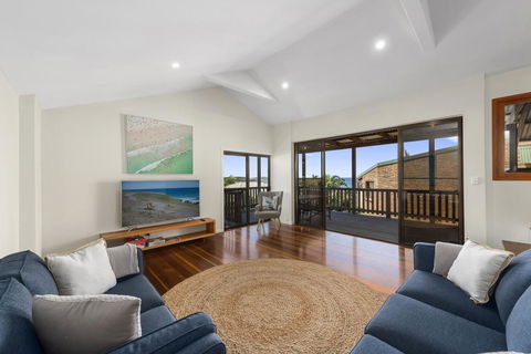 Emerald Seas Beach House - Darwin Holiday 0