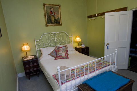 Emma Tiver Heritage Cottage - Darwin Holiday 3