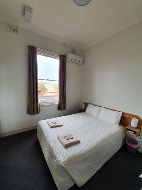 Empire Hotel Goulburn - Darwin Holiday 3