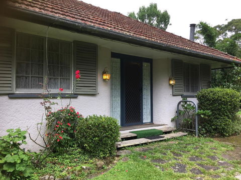 English Gardens - Garden Cottage - Darwin Holiday 1