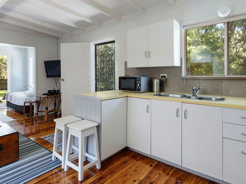 Enjoy The Soothing Sea Breeze - Darwin Holiday 1