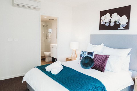 Entire Apartment-South Bank Luxe-Mater Hospital-Heated Pool-Netflix-WIFI-Gabba - Darwin Holiday 2