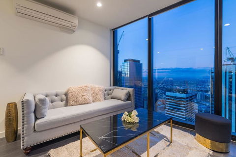 EQ Tower Luxury 2 Bedroom Skyline CBD Apartment - Darwin Holiday 1