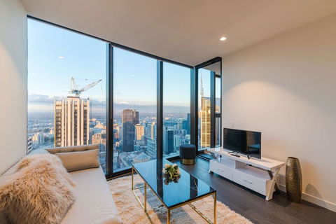 EQ Tower Luxury 2 Bedroom Skyline CBD Apartment - Darwin Holiday 2
