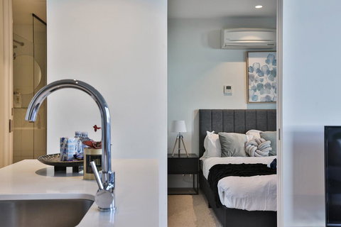 EQ TOWER Melbourne CBD APT - Darwin Holiday 1