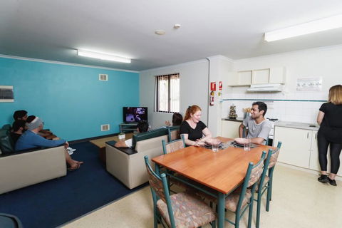 Erica Underwood House 6 Bedroom Flat - Darwin Holiday 3