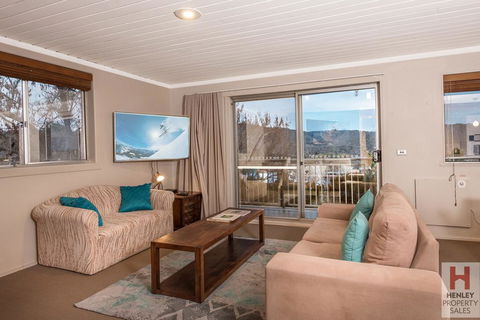 Erulisse-Spacious Townhouse With Magical Lake Views - Darwin Holiday 0