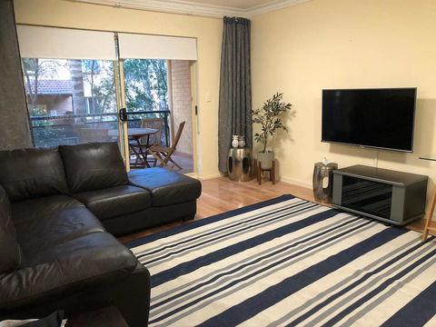 Escape To Strathfield For 8 Guests - Darwin Holiday 0