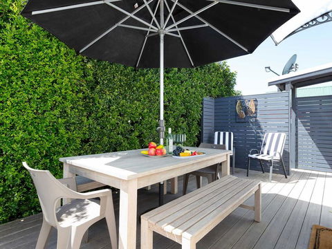 Escape To The Cottage 68 Tomaree Rd Pet Friendly And Boat Parking And WIFI - Darwin Holiday 3