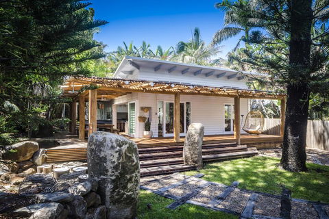 Eternity Beach House - Eco Luxury Byron Bay - Darwin Holiday 0