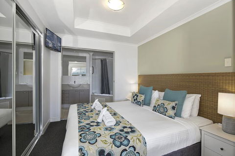 Ettalong Beach Luxury Apartments - Darwin Holiday 1