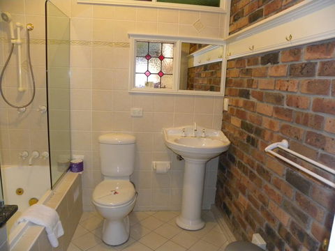 Ettalong Beach Tourist Resort - Darwin Holiday 1