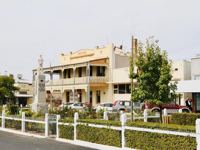 Albacutya VIC Darwin Holiday