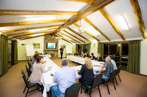 Evedon Lakeside Retreat - Darwin Holiday 3