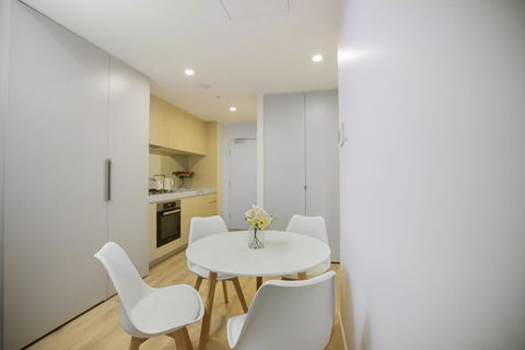 Everhome Melbourne Village 2109 - Darwin Holiday 2