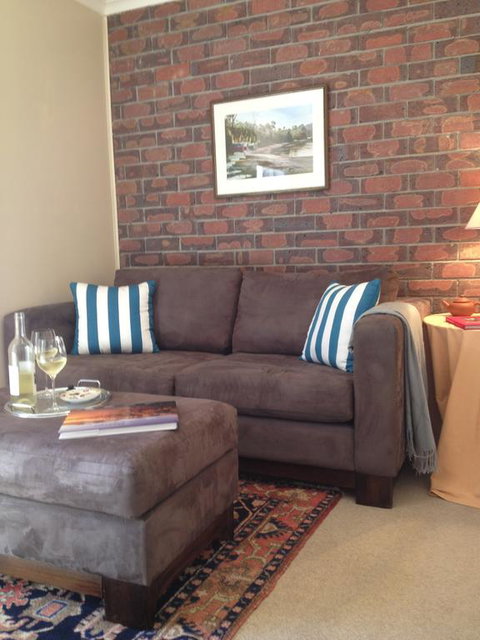 Every Man And His Dog Vineyard - Darwin Holiday 1