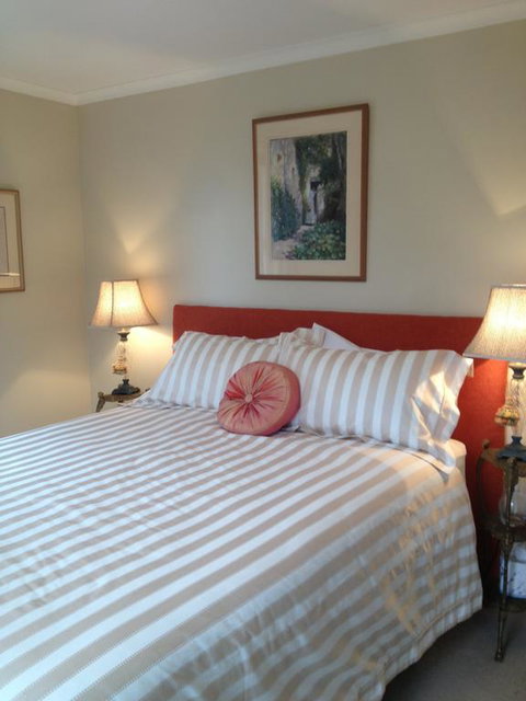 Every Man And His Dog Vineyard - Darwin Holiday 0