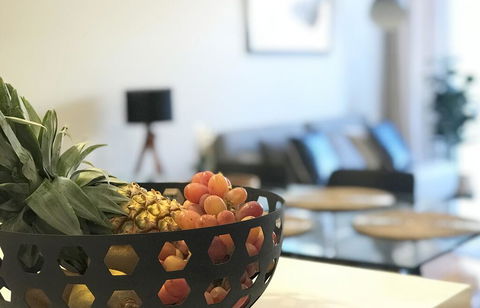 EVOLVE Near Adelaide CBD - Netflix / Wine / Lock Up Garage! - Darwin Holiday 3