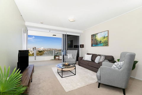 Executive Lux 3 Bedroom - Brisbane CBD - Views - Pool - Wifi - Free Parking - Darwin Holiday 1