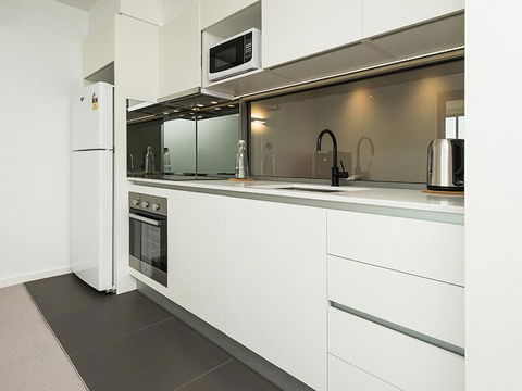 Executive Luxury Apartment - Darwin Holiday 1