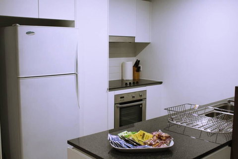 Executively Styled 2 Bed, 2 Bath, Perfect Location - Darwin Holiday 0