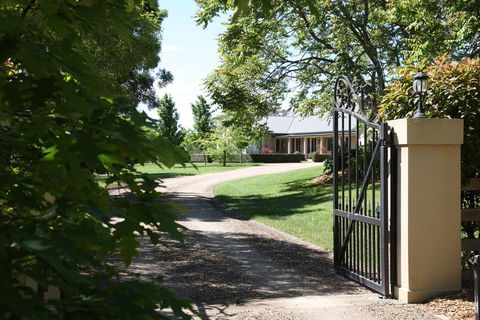 Exeter Farm Stay - Darwin Holiday 0
