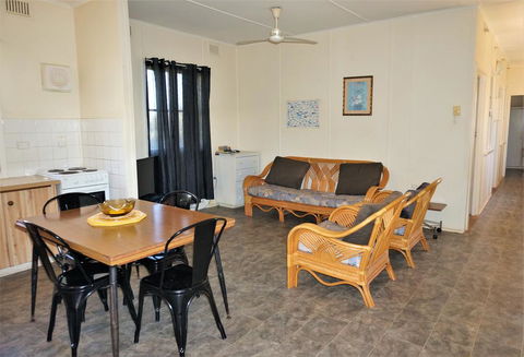Exmouth Villas Unit 29 - Affordable 3 Bedroom Villa With A Great Location - Darwin Holiday 3