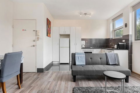Explore Melbourne From A Convenient South Yarra Pad - Darwin Holiday 3